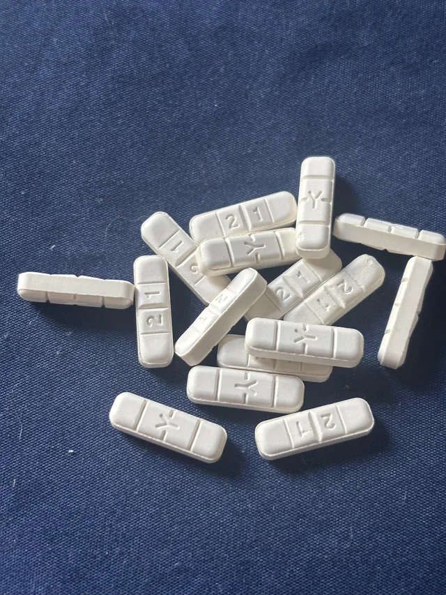 white xanax y21